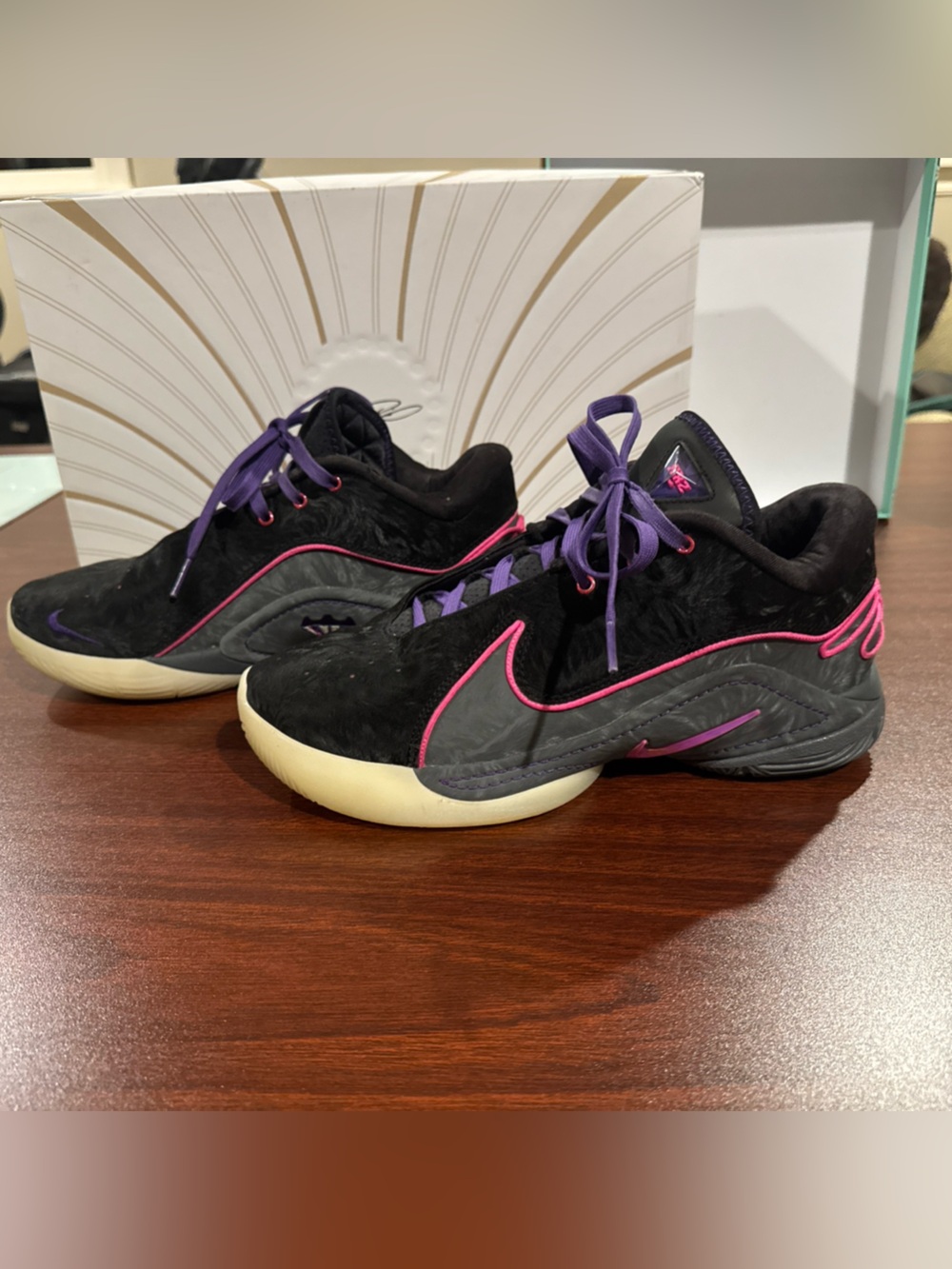 Nike Men’s Blacklight LeBron Sneakers with Glow Sole! Purple Laces, Pink Trim